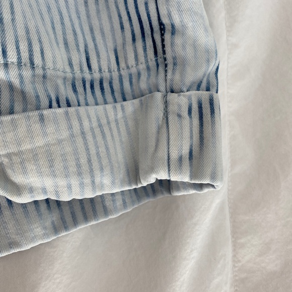 Relaxed Fit Acid Washed Jean Short - Size M - Picture 5 of 5